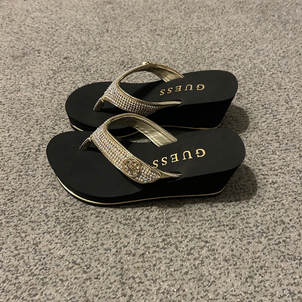 Guess Saraly Wedges gold/rhinestone NWOT